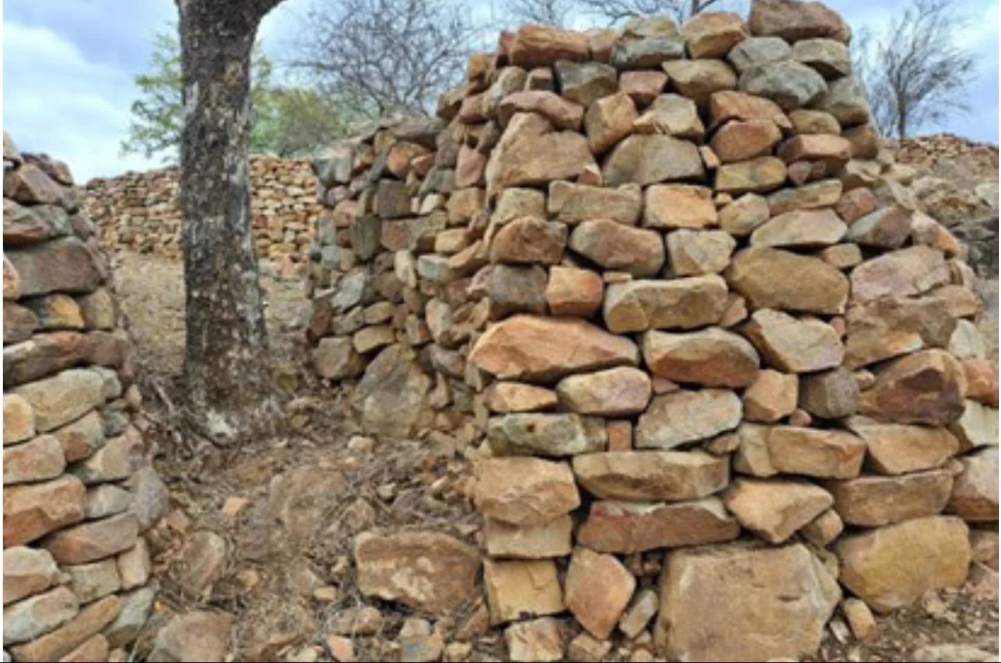Close view of reconstructed dry-stone walling at Thulamela, Thulamela heritage visit